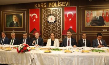 Muhtarlar Günü Kars’ta kutlandı Vali Ziya Polat, muhtarlarla kahvaltıda buluştu