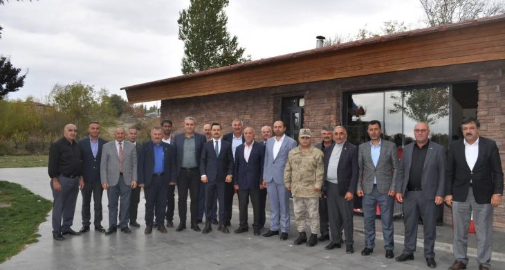 Kaymakam Demirtaş’tan Muhtarlar Günü’nde anlamlı kutlama