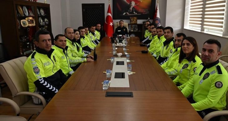 Kars İl Emniyet Müdürü Tombul, trafik personeliyle bir araya geldi