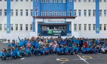 Yeşilay Kars Şubesi’nden TOKİ İlkokulu’nda renkli şenlik