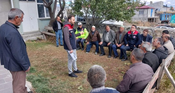Kars’ta “Cuma Buluşmaları” devam ediyor: Üreticilere tarımsal bilgilendirme