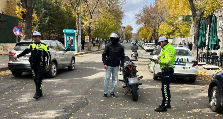Kars’ta motosikletli kuryelere yönelik trafik denetimi Gerçekleştirildi