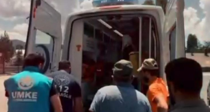 Kars’ın Sarıkamış’ta tarlada yaralanan çiftçinin yarasına 112 Acil merhem oldu