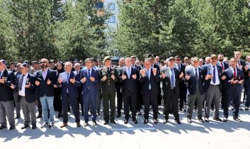 Vali Ziya Polat, Susuz İlçesinde esnaf ve vatandaşlarla buluştu