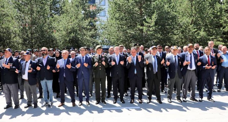 15 Temmuz Demokrasi ve Milli Birlik Günü Kars’ta Çelenk Sunma Töreni ile başladı