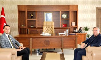 Kars Valisi Ziya Polat’tan Selim Kaymakamı Mehmet Ali Semiz’e hayırlı olsun zqiyareti