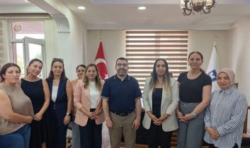 AK Parti Heyetinden Kars SMMM Odası Başkanı Didem Turhan’a hayırlı olsun ziyareti