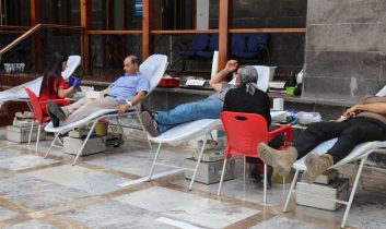 Kars Belediyesi personelinden Türk Kızılayı’nın kan bağışı kampanyasına destek