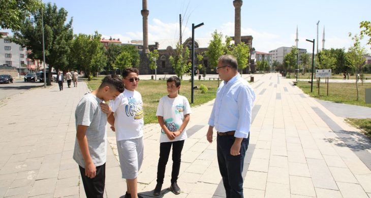 Vali Ziya Polat’tan esnaf ziyareti ve vatandaşlarla samimi sohbetler