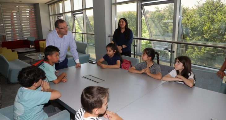 Kars Valisi Ziya Polat, Gençlik Merkezi’nde gençlerle buluştu