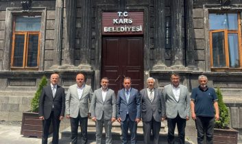 AK Parti Kars Milletvekili Adem Çalkın ve Heyetinden Başkan Senger’e ziyaret