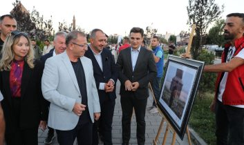 Kars’ta Ani’nin fethinin 961. yılı kapsamında fotoğraf sergisine açıldı
