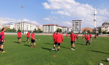 Kars 36 Spor, Emir Barlas koordinesinde ilk antrenmanına çıktı