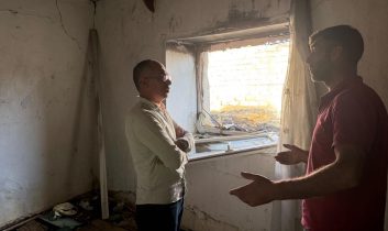 Kars’ta elektrik aksanından çıkan yangın evi küle çevirdi