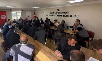 Selim’de muhtarlara yönelik ‘Genel Tarım Sayımı Bilgilendirme’ toplantısı düzenlendi