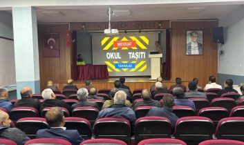 Susuz’da okul servis şoförlerine Güvenli Taşıma Eğitimi verildi