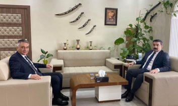 İl Defterdarı Fatih Polat’tan Arpaçay Kaymakamı Muhammed Burak Akköz’e ziyaret