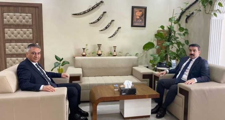 İl Defterdarı Fatih Polat’tan Arpaçay Kaymakamı Muhammed Burak Akköz’e ziyaret