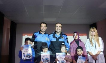 Kars Yenişehir İlkokulu’nda öğrencilere polislik mesleği tanıtıldı