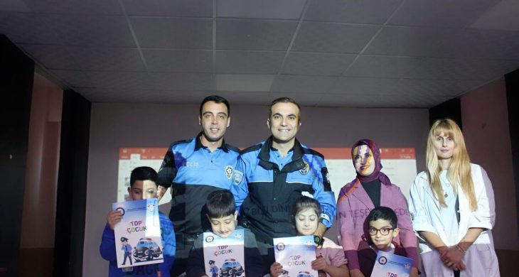 Kars Yenişehir İlkokulu’nda öğrencilere polislik mesleği tanıtıldı