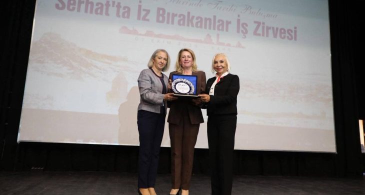 Kars’ta “Serhat’ta İz Bırakanlar İş Zirvesi” gerçekleştirildi