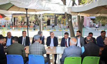 Kars Valisi Ziya Polat, Kağızman’da vatandaşlarla buluştu, esnafı ziyaret etti