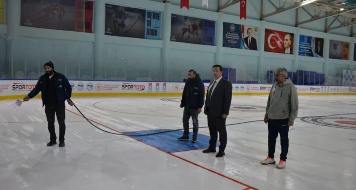 Kars buz pistinde tadilat çalışmaları sona yaklaşıyor