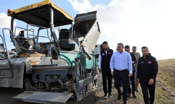 Vali Ziya Polat, Aydınkavak–Yağlıca Grup Köy Yolu’nda incelemelerde bulundu.