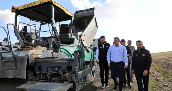 Vali Ziya Polat, Aydınkavak–Yağlıca Grup Köy Yolu’nda incelemelerde bulundu.