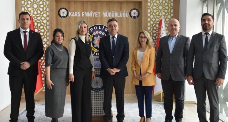 Kızılay Kars İl Başkanı Kübra Hüryurt’tan İl Emniyet Müdürü Murat Abdullah Tombul’a hayırlı olsun ziyareti