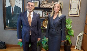 Kızılay Kars Şube Başkanı Kübra Hüryurt’tan vekil Adem Çalkın’a ziyaret