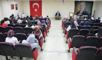 İl Müdürü Başköylü, yurt öğrencileriyle kariyer günleri kapsamında bir araya geldi