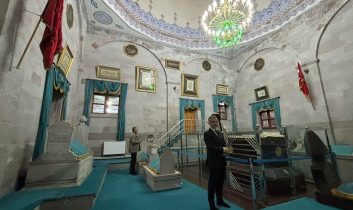 Suat Kılıç: “Tarihi ve manevi zenginliğinle muhteşemsin Kars”