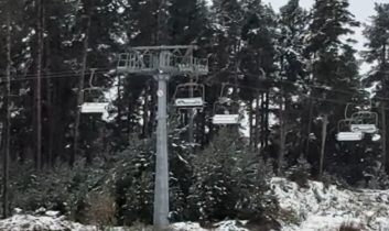 Sarıkamış’a mevsimin ilk karı düştü: Beyaz gelinliğini giydi