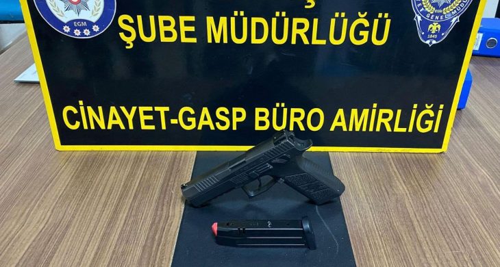 Kars’ta asayiş uygulamalarında, ruhsatsız silahlar ve çeşitli suç unsurları ele geçirildi