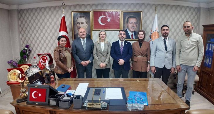 Kızılay Kars Şubesi’nden AK Parti Kars İl Başkanlığı’na ziyaret