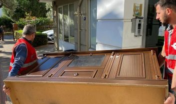 Efeler’de “Kardeş Eli” dayanışması büyüyor