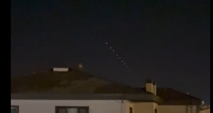 Gökyüzündeki sıralı ışıklar Aksaray’da şaşkınlık yarattı