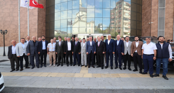 Başkan Büyükakın, Gebzeli servisçilerle bir araya geldi