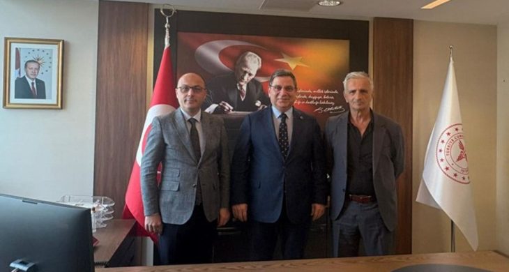 Rizeli Genel Müdür Velioğlu, Gazeteci Bayrak’ı yalnız bırakmadı