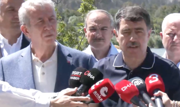 Eymir Gölü çevresindeki yangına 6 helikopter ve 4 uçakla müdahale ediliyor