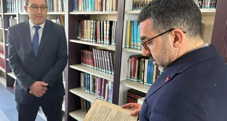 Eksiklikleri tamamlanan Kars İl Halk Kütüphanesi açılış için gün sayıyor