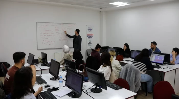 Elazığ Belediyesi’nden ücretsiz bilgisayarlı muhasebe kursuna yoğun ilgi