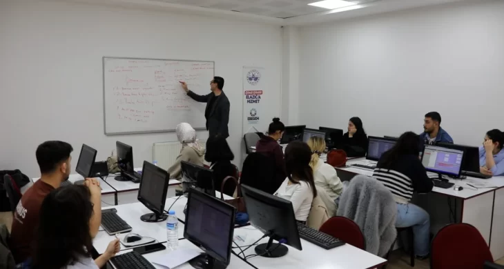 Elazığ Belediyesi’nden ücretsiz bilgisayarlı muhasebe kursuna yoğun ilgi