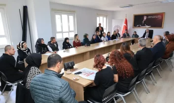 Elazığ’da 15 Temmuz demokrasi yarışmalarında dereceye giren öğrenciler ödüllendirildi