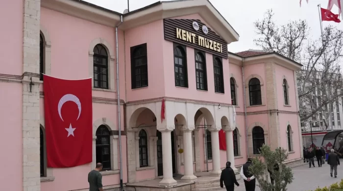 Elazığ’da müzeler ziyaretçi akınına uğradı