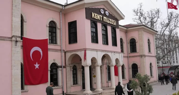 Elazığ’da müzeler ziyaretçi akınına uğradı