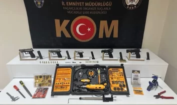 Elazığ’da ruhsatsız silah operasyonu: 5 tabanca ele geçirildi