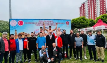 Elazığlı Pehlivan Bedirhan Çiçek Türkiye ikincisi oldu