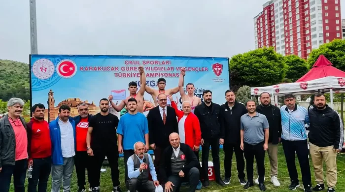 Elazığlı Pehlivan Bedirhan Çiçek Türkiye ikincisi oldu